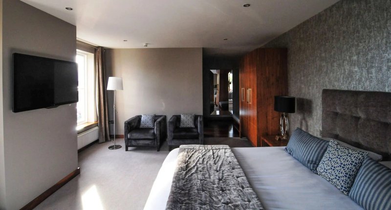 The Huntsman Inn