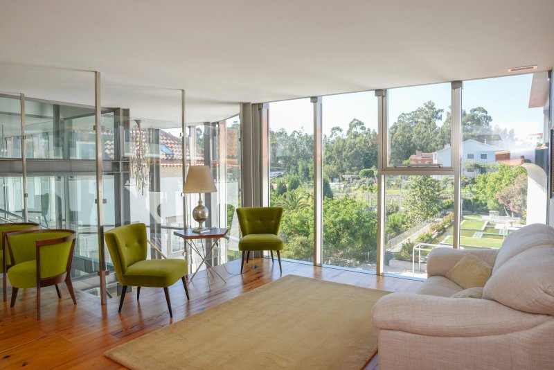 Sundial Gardens & Suites