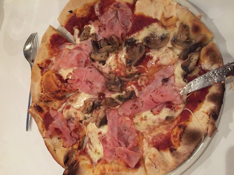 Pizzeria Cafe Saluti