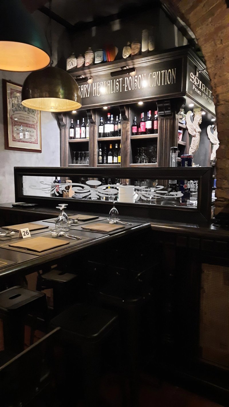 ApotheC Cavallino Historic Pub