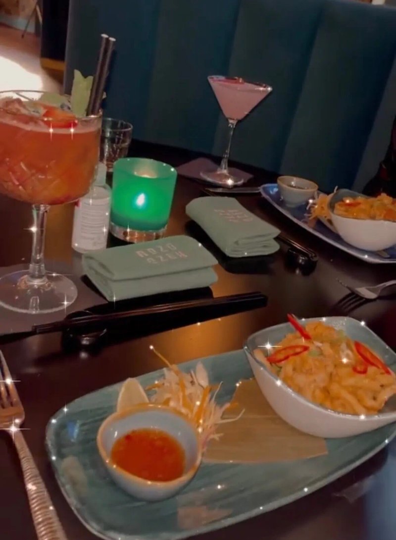 Rozu Restaurant & Cocktail Lounge
