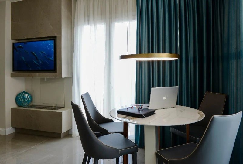 L-Suites