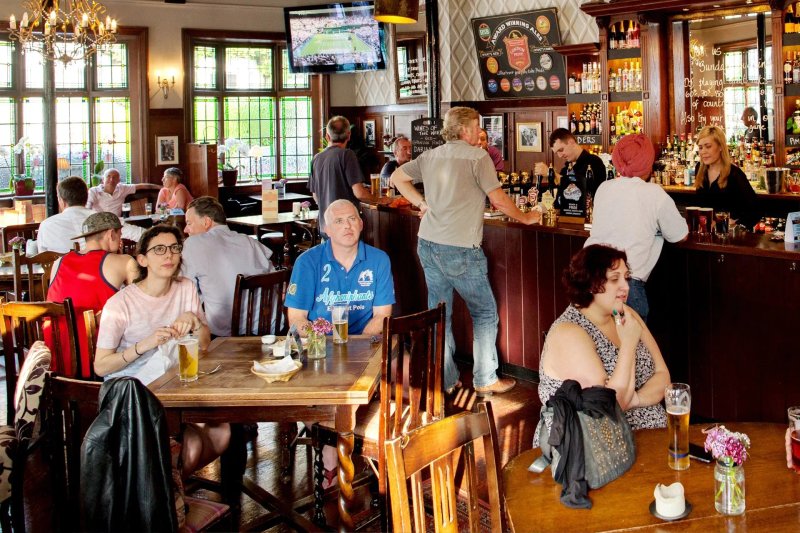 The Crown & Sceptre, Shepherd's Bush