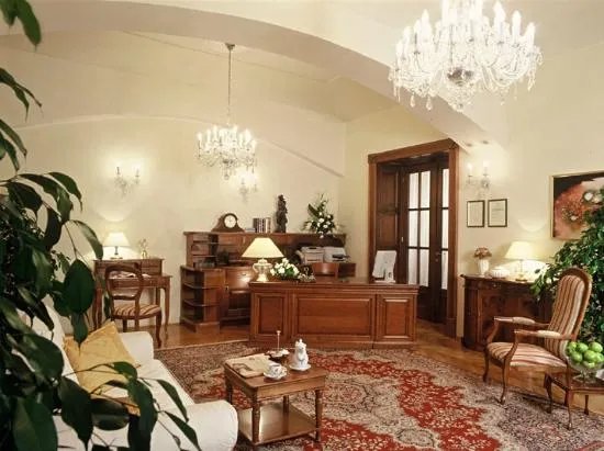 Fleur De Lis Hotel