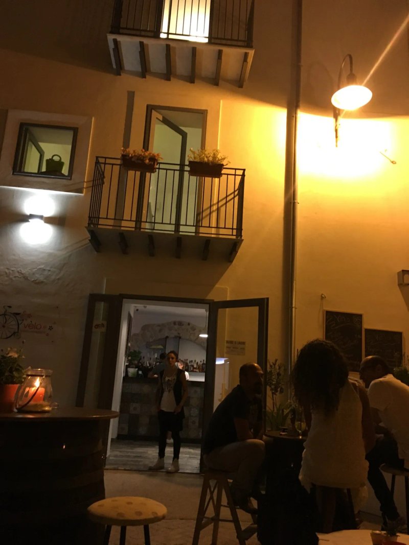Velo vineria assaggeria