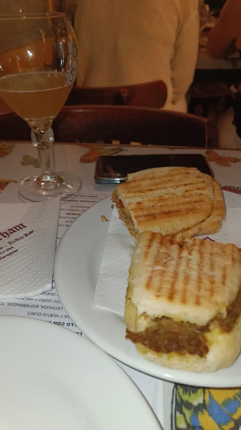 Pub Dirham