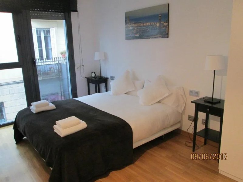 Black and White Home Gracia