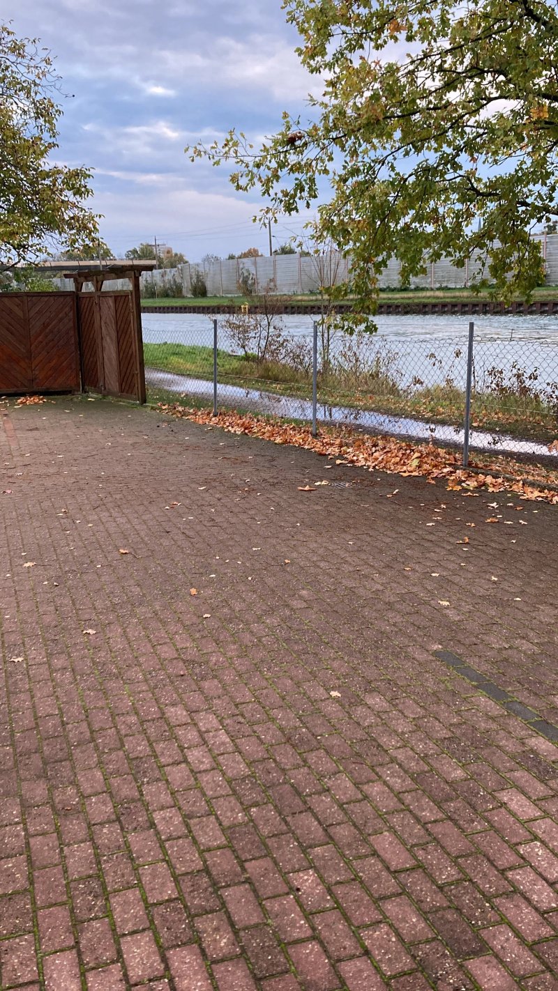 Alter Dorfkrug Am Kanal