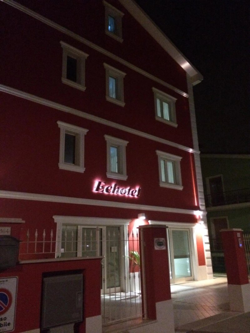 Echotel