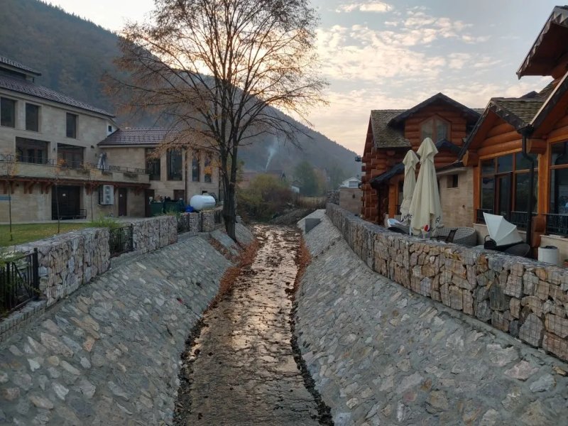 Hotel Emrovic Raj