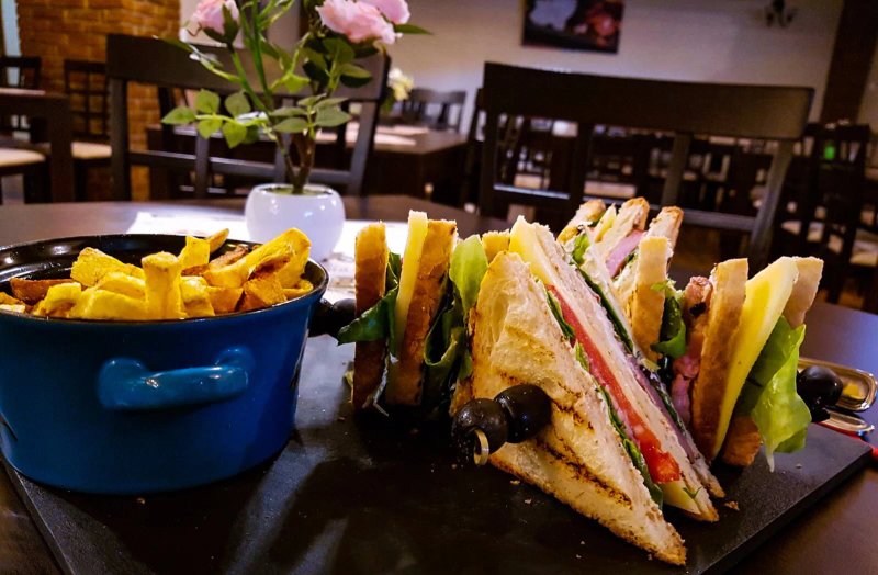 Restaurant Suisse - Food, Bar & Grill