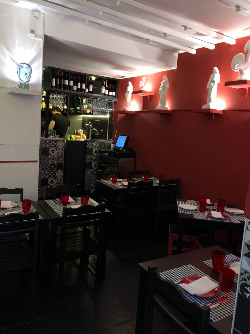 Manny's Place Restaurante / Bar