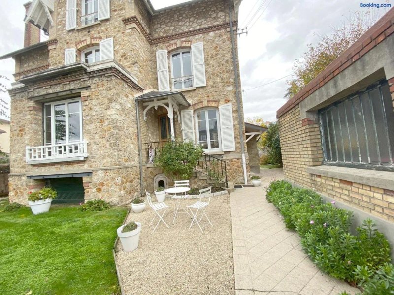 Bed and Breakfast Les Chambres de LOUIS - B&B in Mansion House