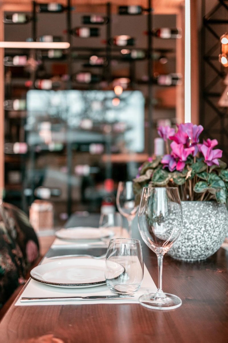 MANTEMI Casual Dining and Premium Cuts