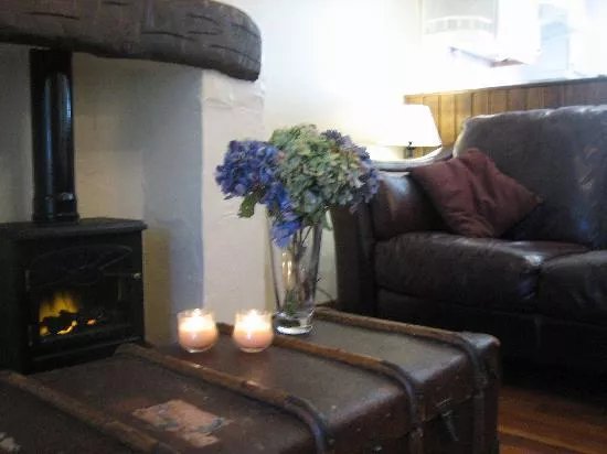 Coed Mawr Hall Bed & Breakfast