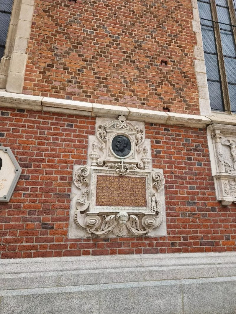 Wladyslaw Luszczkiewicz Monument