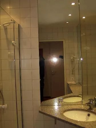 Central Hotel Lowen