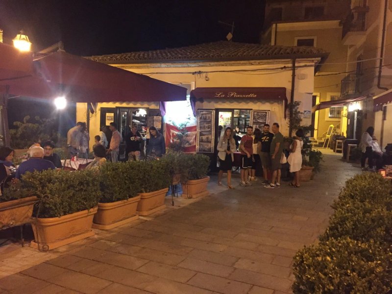 Piazzetta 1123 cafe gelateria