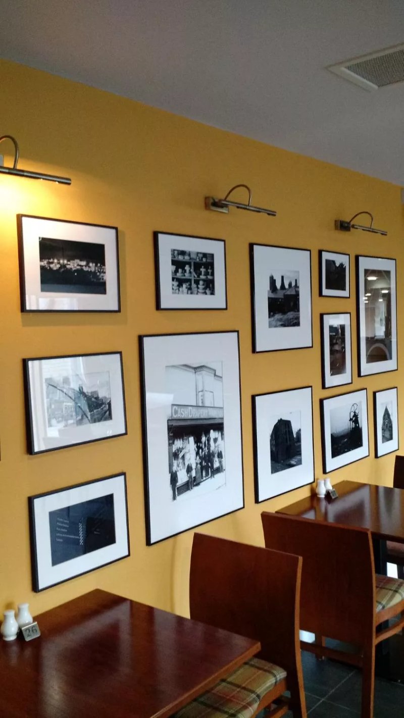 Oakland Village Bistro, Bar and Restaurant