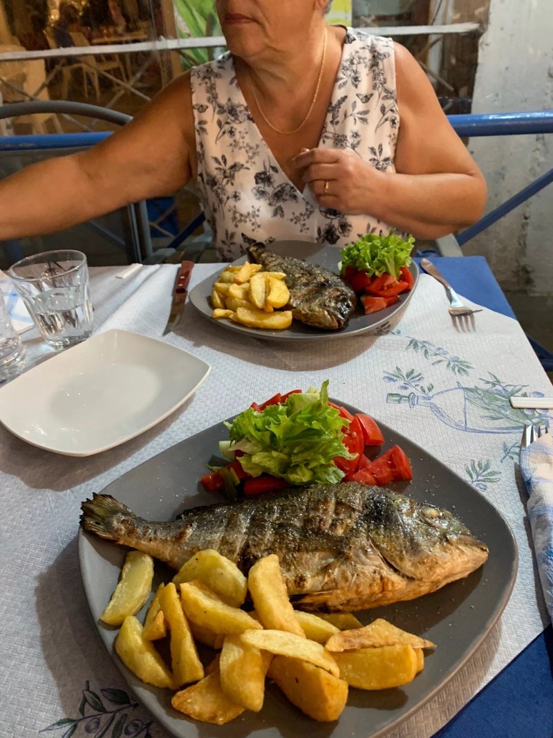 Korali Snack Bar & Grill Room