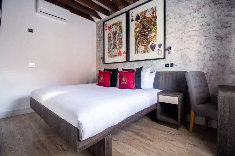 Signature Suites
