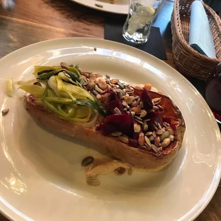 Sloik Restaurant