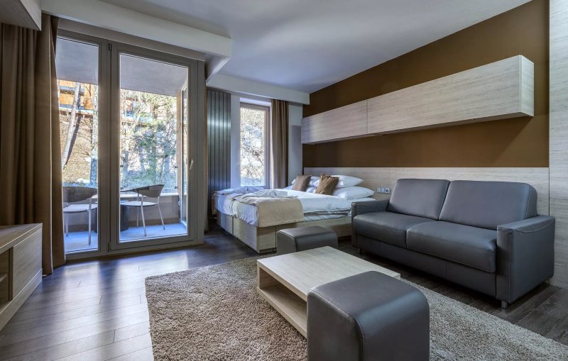 Hotel Pecr Well