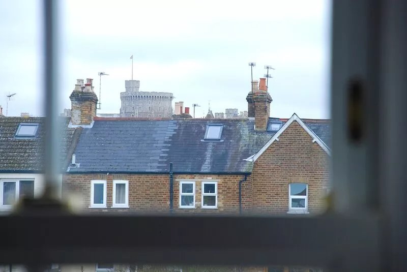 Your home from home! with castle view and parking