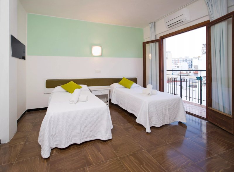 Hostal Alicante Hotel