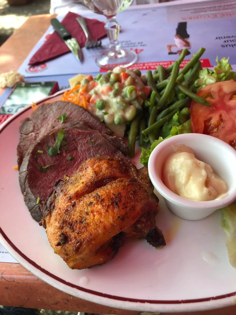 Le Serri's Cafe
