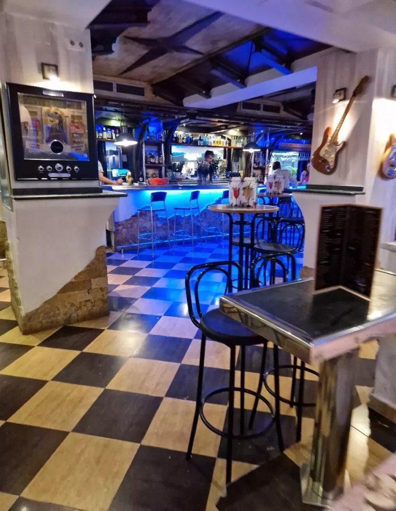 Hollywood Cafe-Pub
