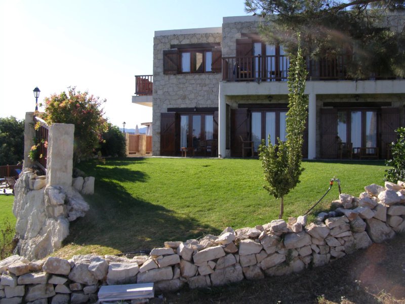 Paradisos Hills Hotel & Retreat