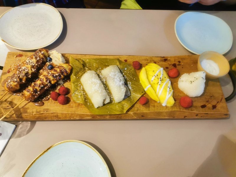 Som Kitchen Eatery - Twin Towers