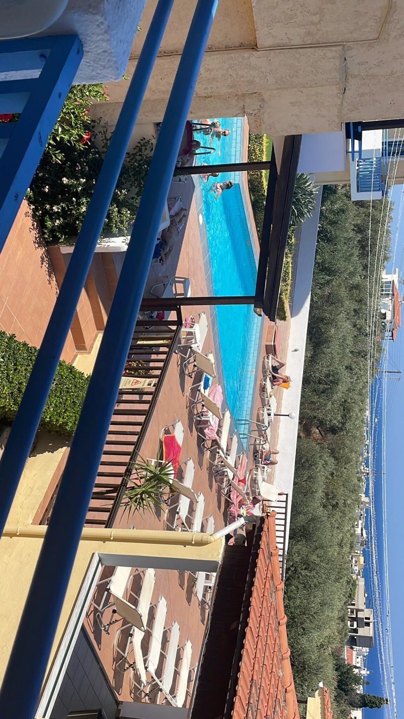 Mareva Apartments