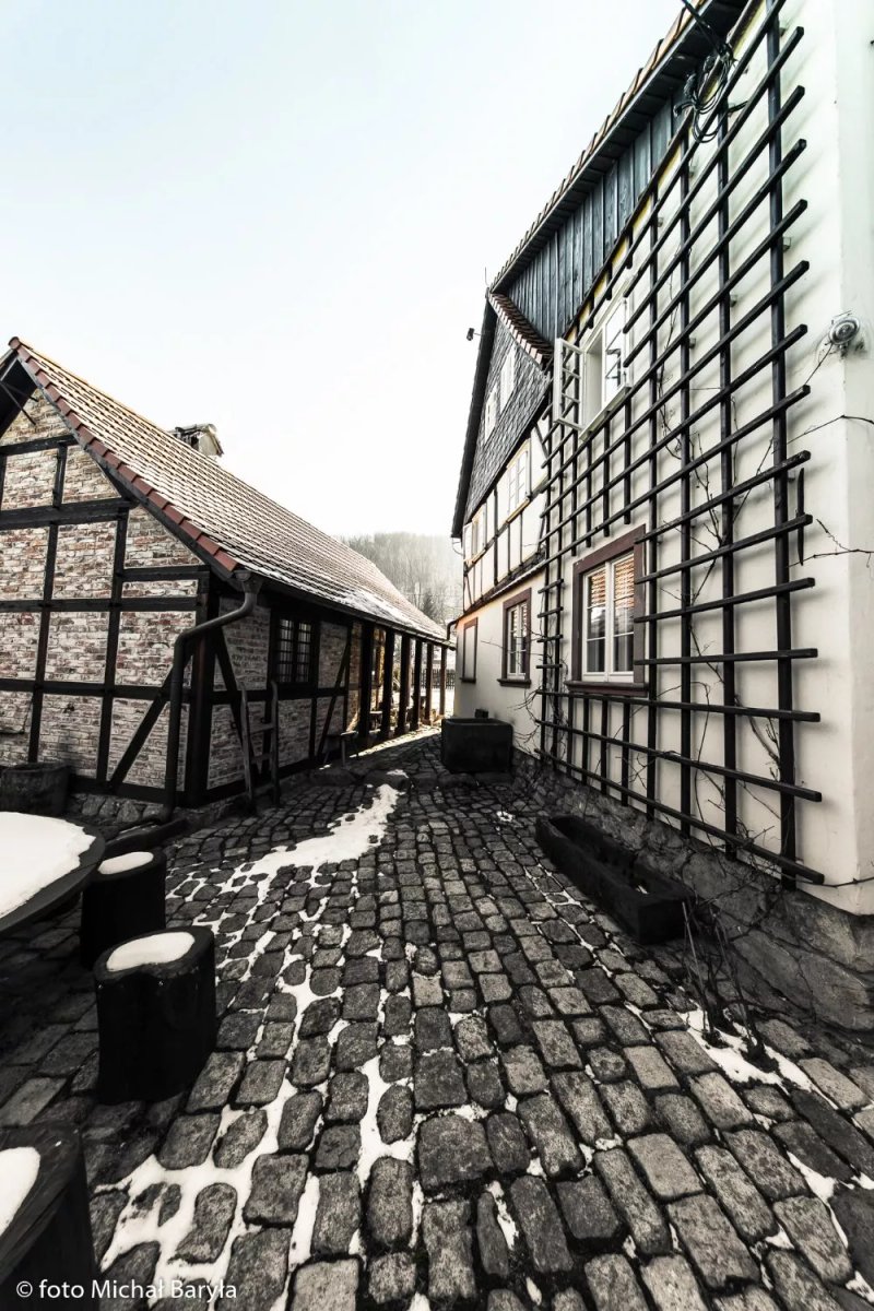 Weavers House