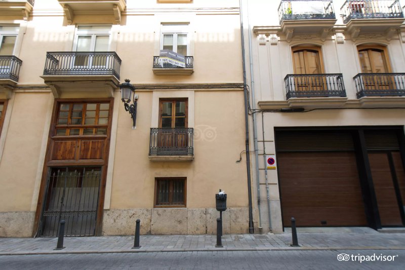 Ad Hoc Monumental Hotel