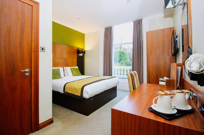 Acorn Hotel