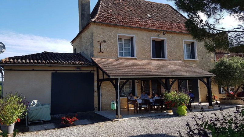 Les Voyelles Guest House