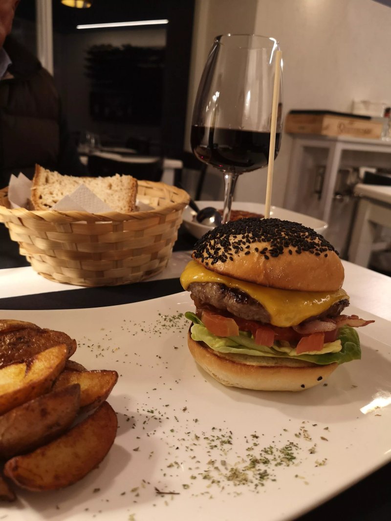 La Posteria Wine & Food