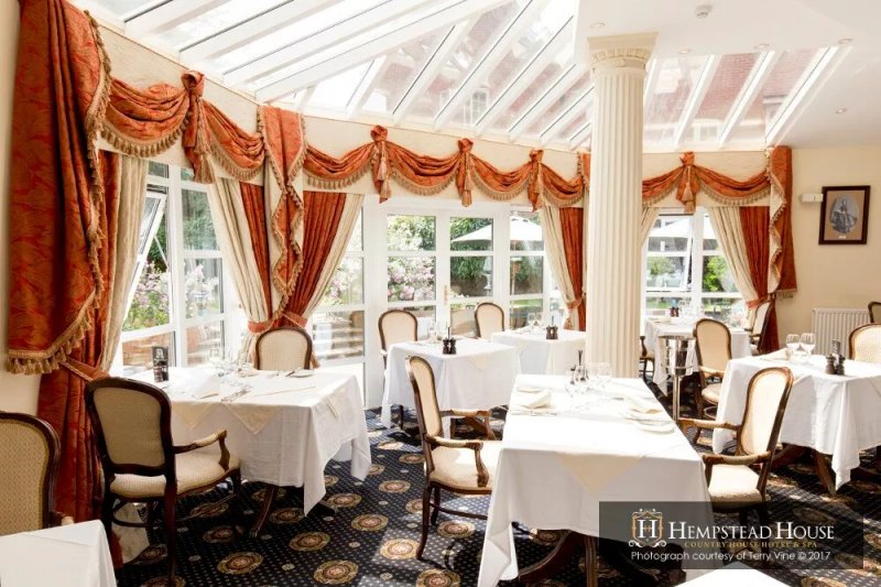 Lakes Restaurant
