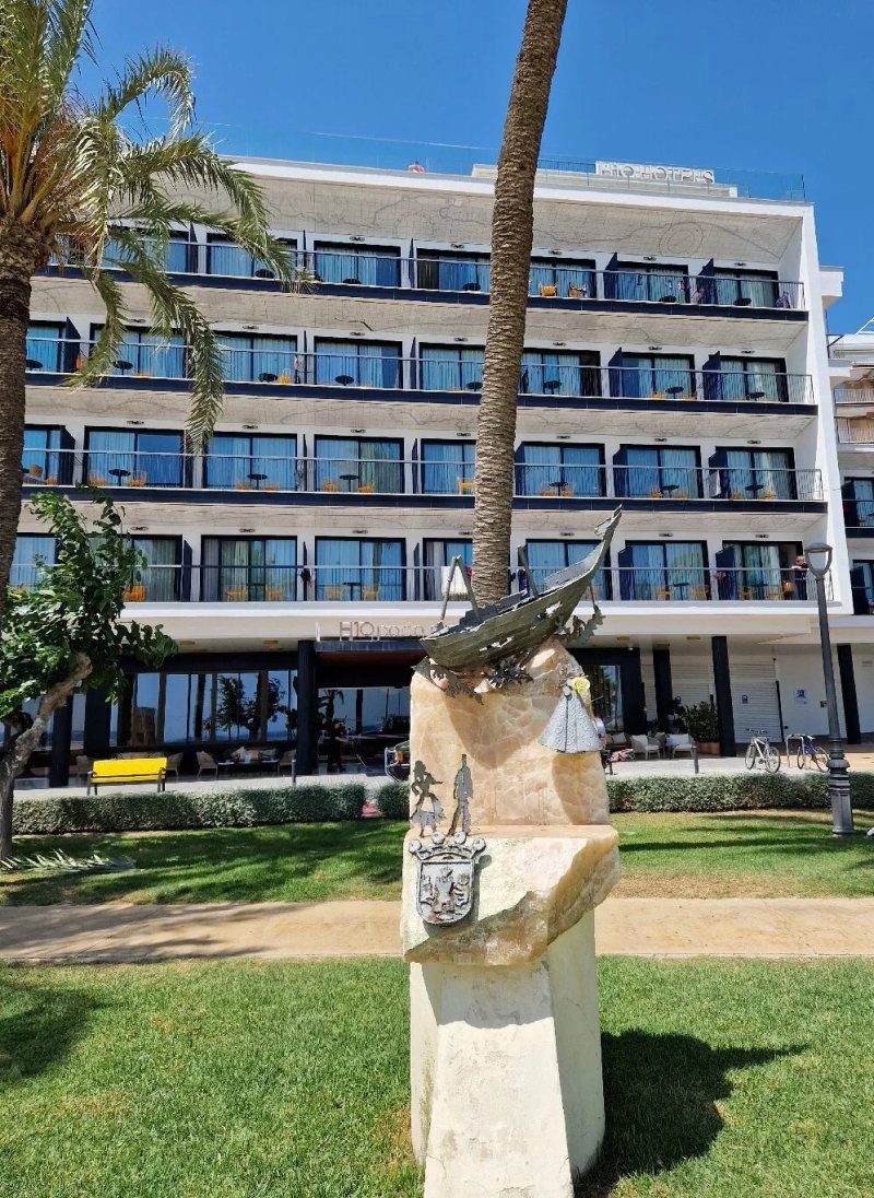 Shipwreck Monument