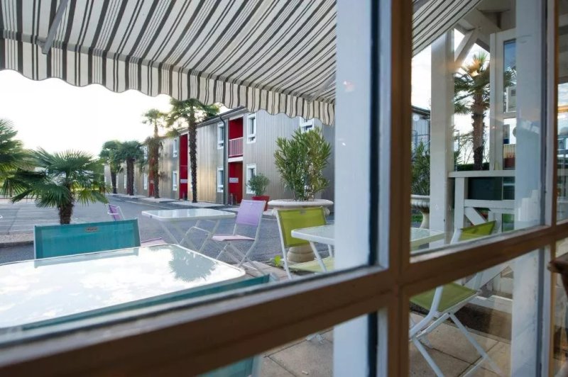 Brit Hotel Essentiel Pau Lescar