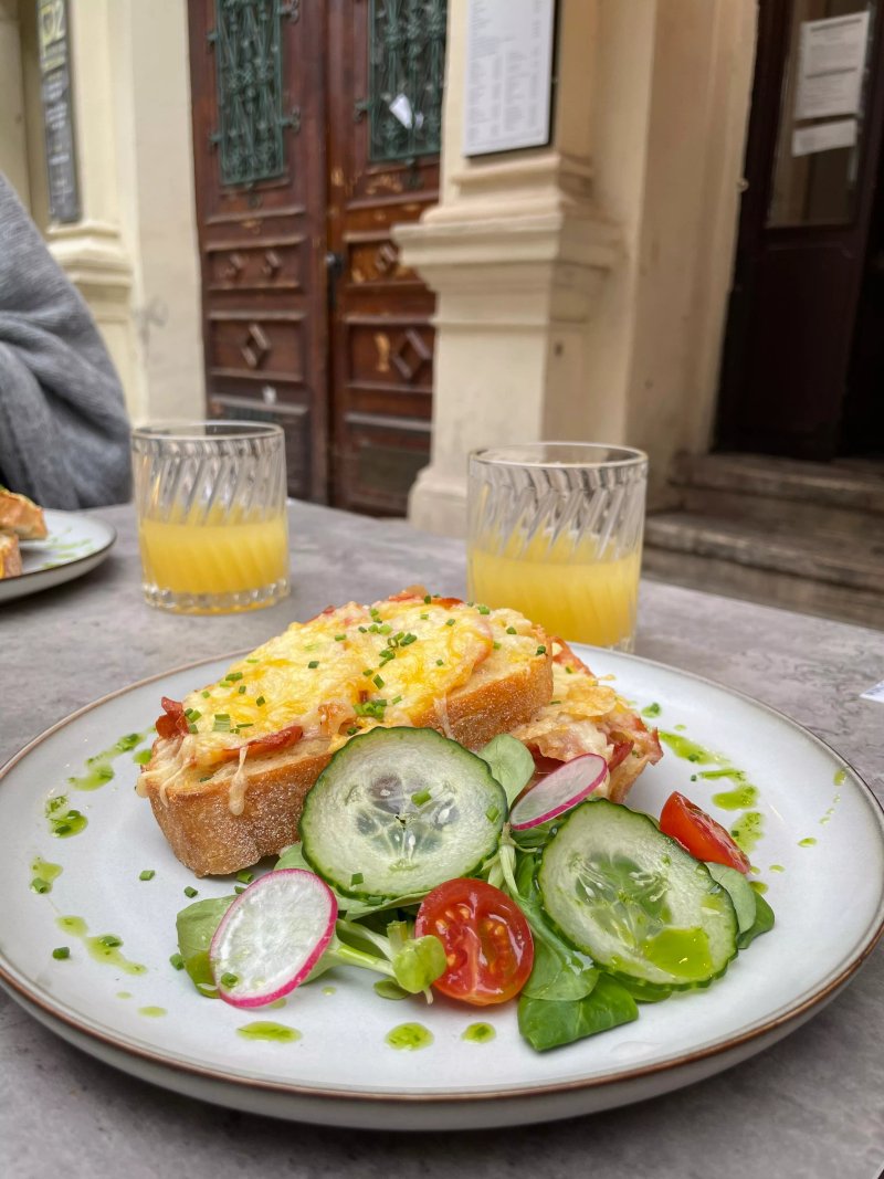 Coni Bar & Brunch