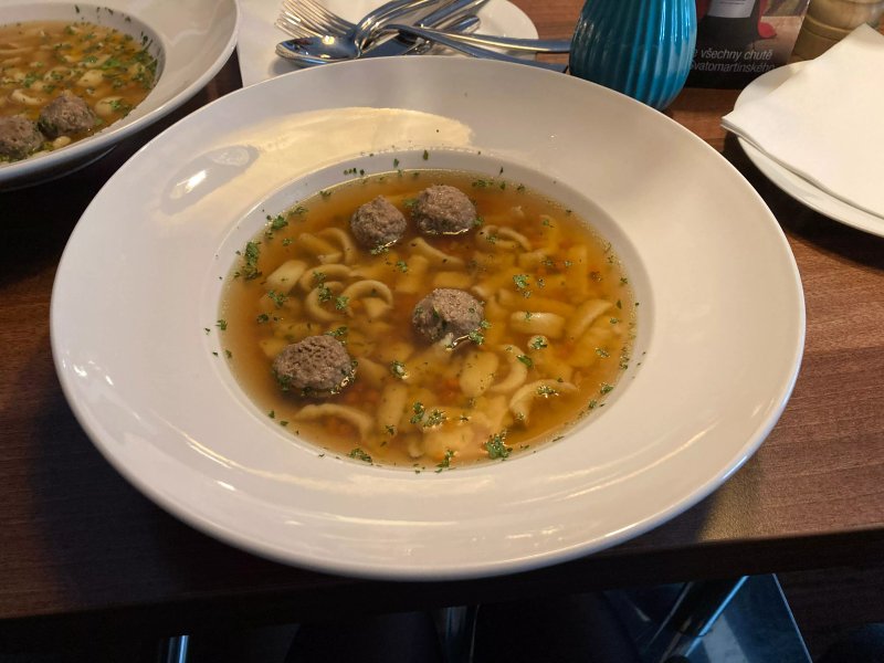 Bruno Cafe & Restaurant