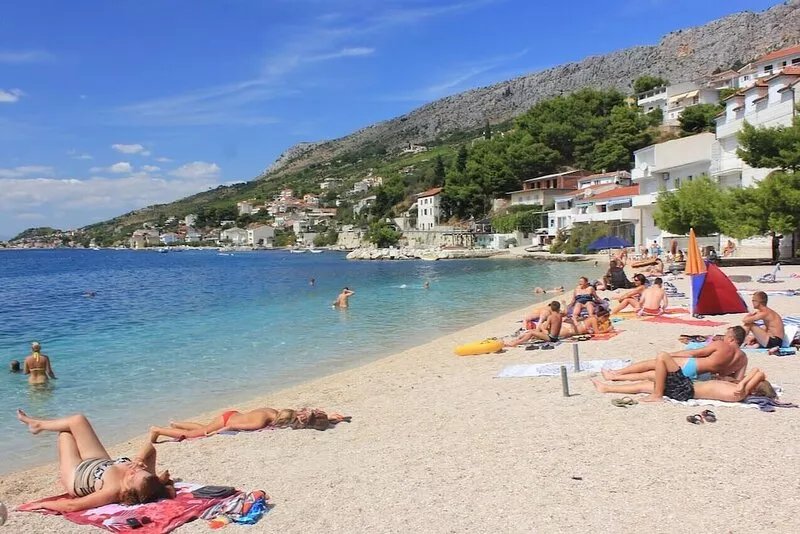 One bedroom apartment near beach Sumpetar, Omiš (A-2808-a)