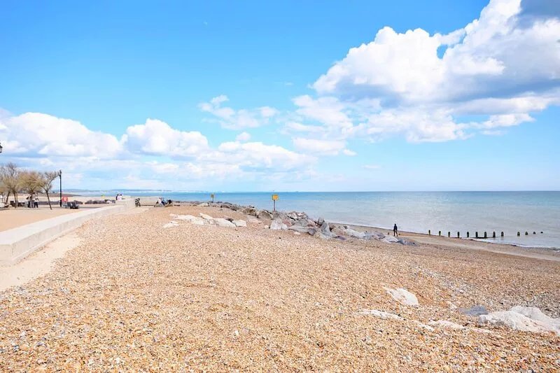 Seashell Cottage - Worthing - sleeps 4 guests  in 2 bedrooms