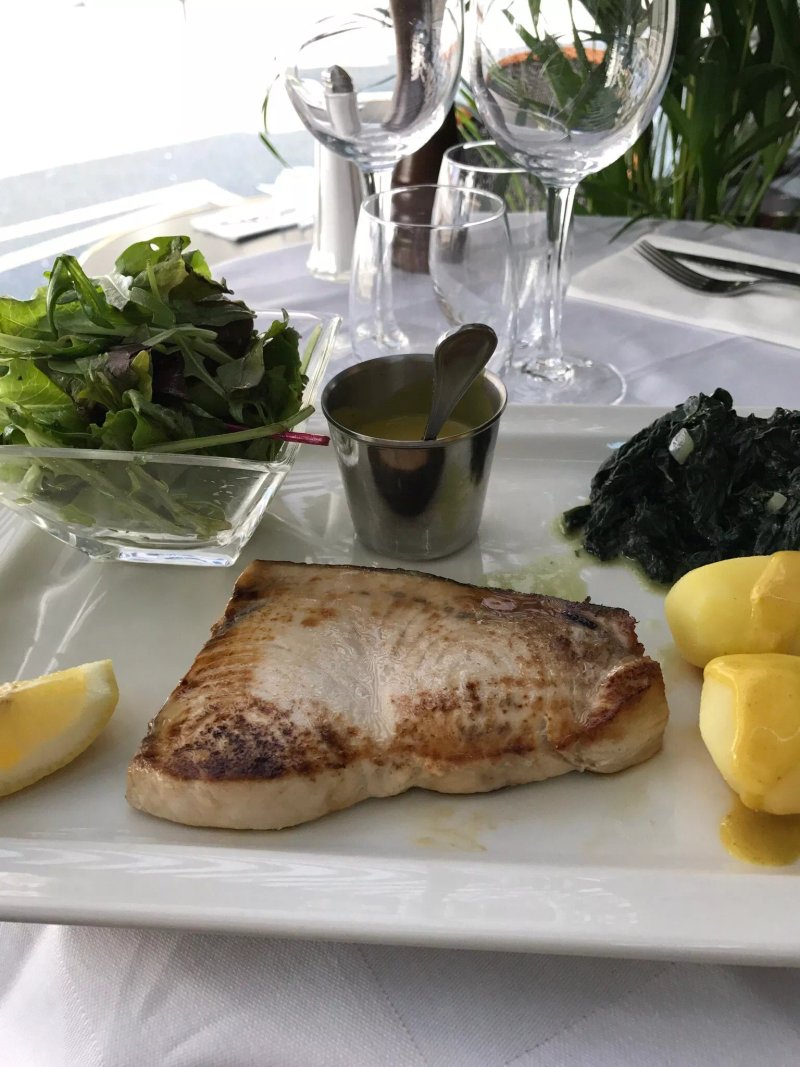 Les Demoiselles Restaurant Cafe Paris 17