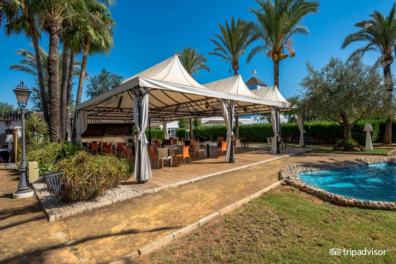 Hotel Abades Benacazon