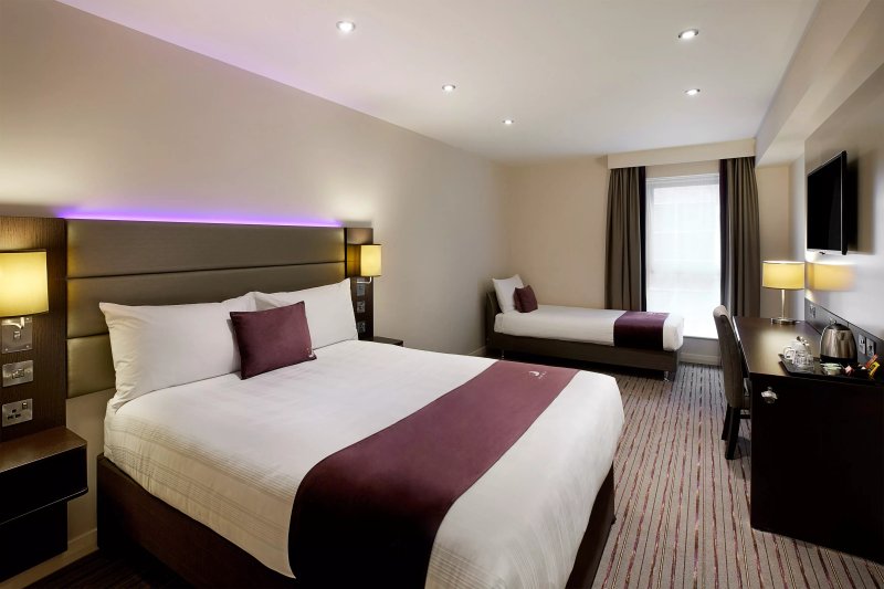 Premier Inn Cheltenham Town Centre hotel