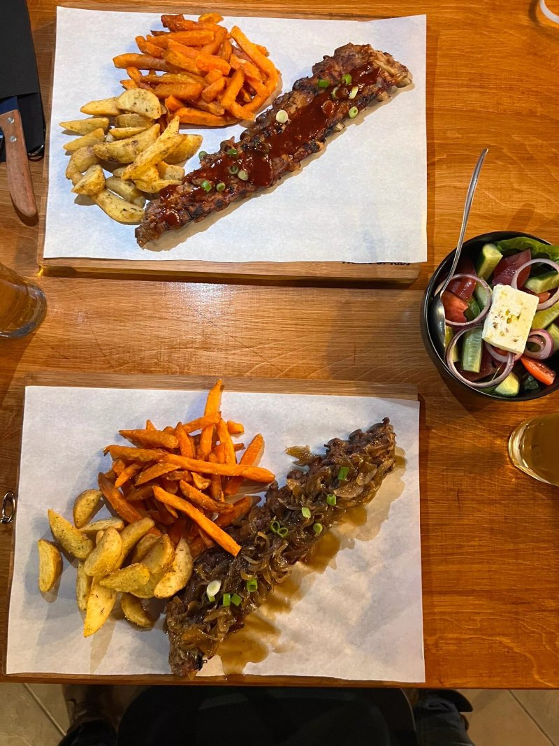 Harry's House Of Ribs